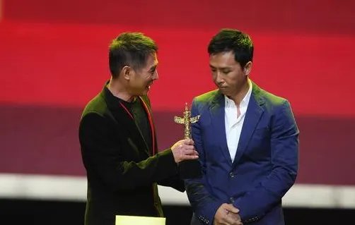 李连杰甄子丹关系好吗？ 揭秘李连杰打哭甄子丹事件真相