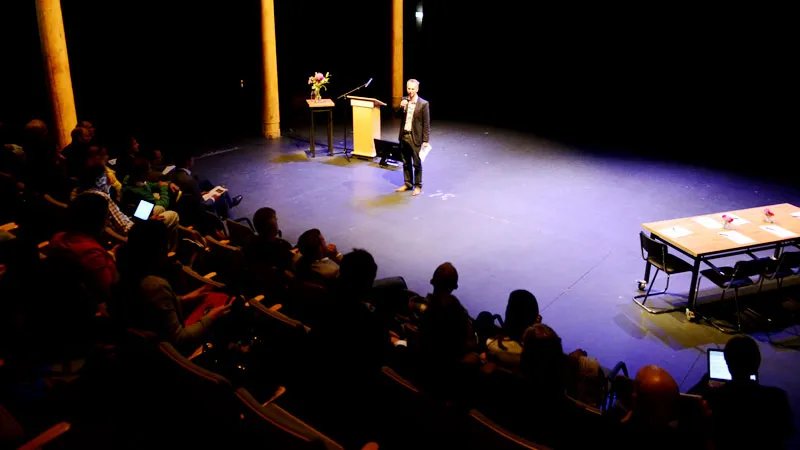 成都万贯五金机电城的商务