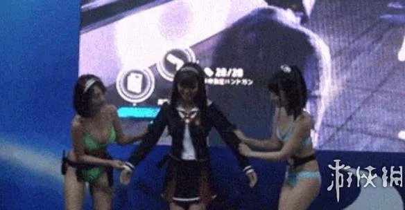 岛国VR打僵尸神作：女高中生的制服怎么都炸裂了？