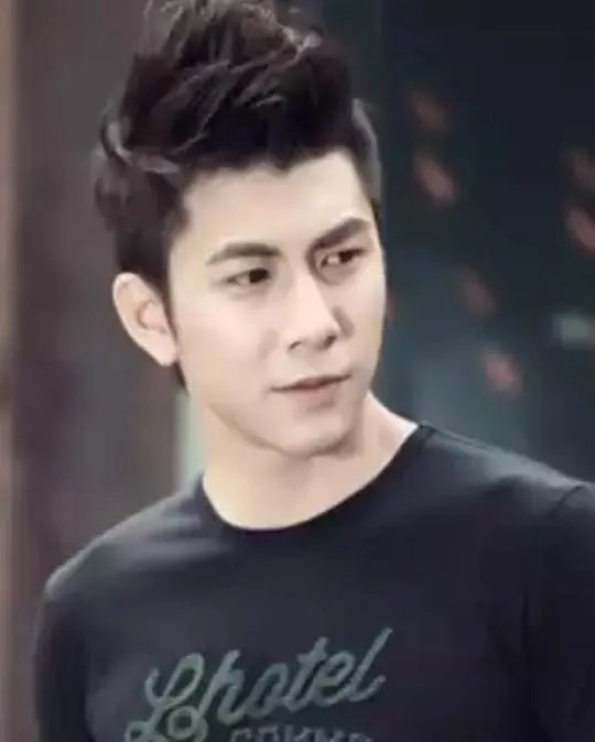 普通男生剪什么发型好？