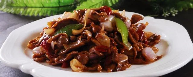 洋葱炒鸡胗的做法