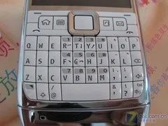 商务女性首选:诺基亚E71白色版