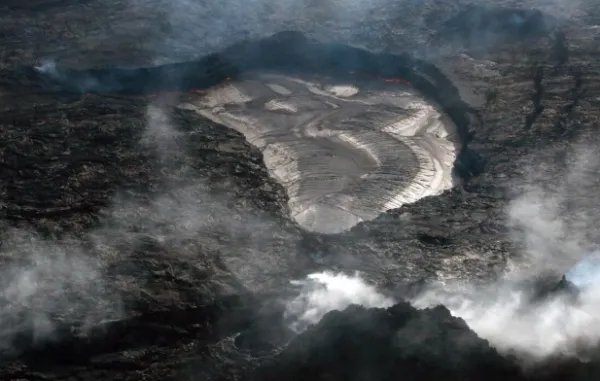 美国夏威夷冒纳罗亚火山开始喷发,火山喷发的原因是什么呢?
