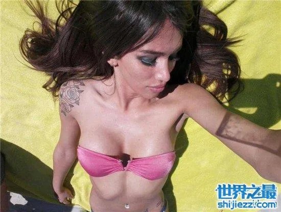 世界十大变性美女，泰瑞托依变性后成为时尚界宠儿 
