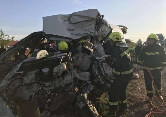 吉林两车相撞事故造成7死6伤吗？