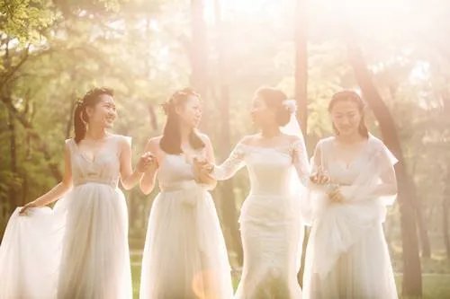 伴娘人数可以是3个吗 伴郎伴娘一般是几个人啊