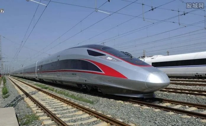 复兴号运营满月 为何中国高铁产业独领全球？