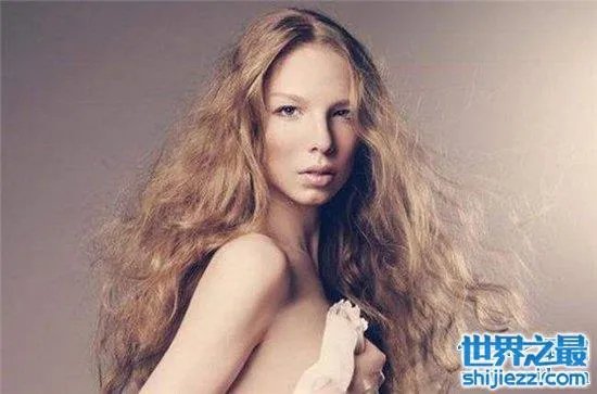 世界十大变性美女，泰瑞托依变性后成为时尚界宠儿 