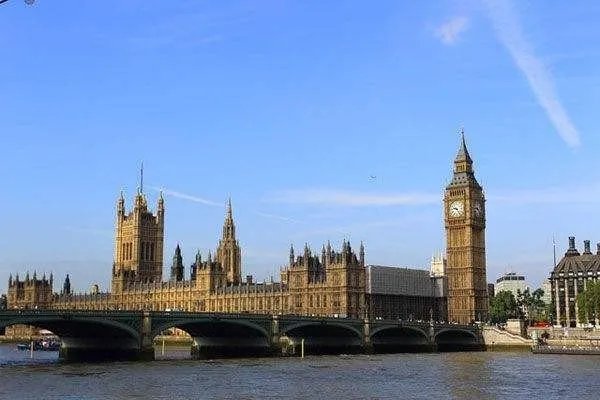 英国议会开始休会，没有了议会的羁绊，约翰逊真的能硬脱欧？