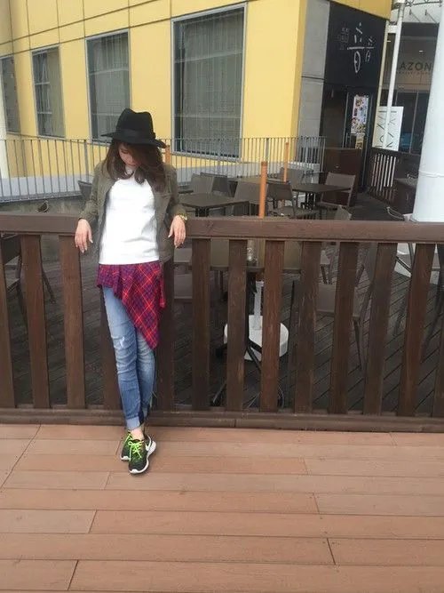 白色t恤怎么搭配 20款不重复白t恤穿搭