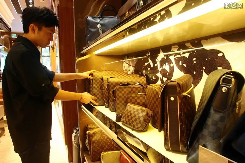 coach包包一般多少钱 coach属于什么档次的