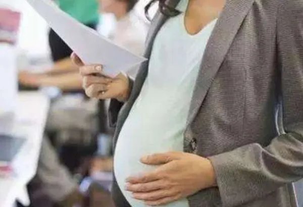 如何看待公司要求哺乳期员工每日手写心得？