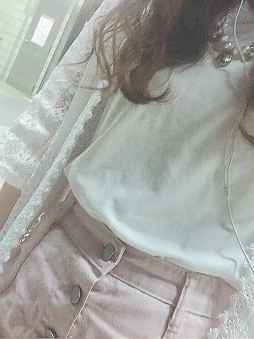 白色t恤怎么搭配 20款不重复白t恤穿搭