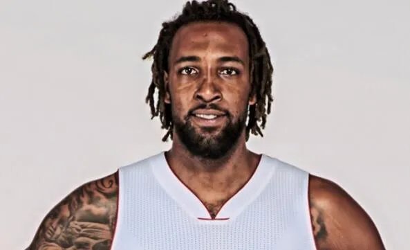 德里克威廉姆斯因为什么被骑士放弃?