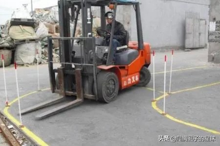 叉车考试倒桩技巧图解?