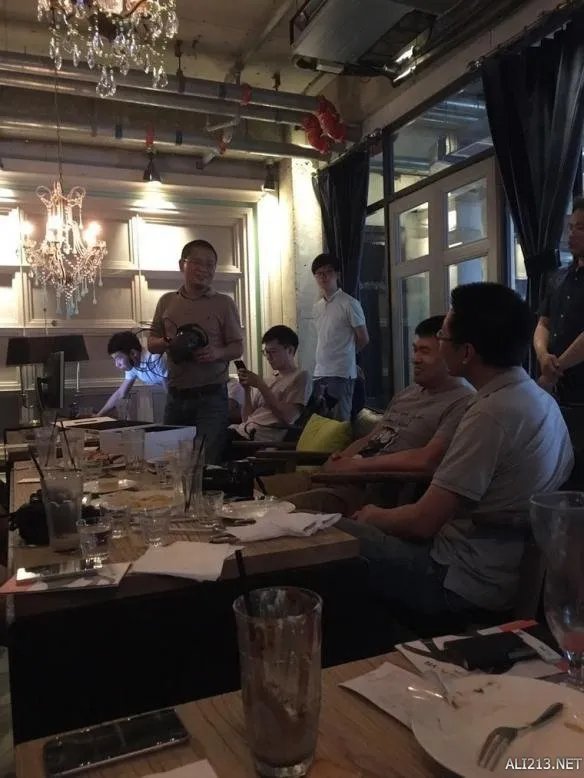 小派4K VR上手评测：全球首款4K分辨率VR眼镜！