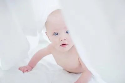 小孩头上有个包软软的怎么回事 小孩头上有个包怎么办