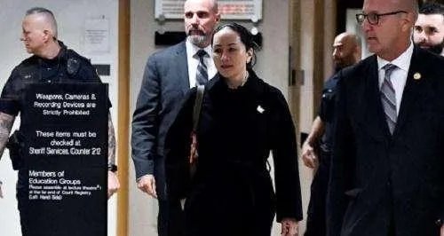 感觉华为和孟晚舟女士都在经历很难熬的一年，我们有什么能帮到的吗？