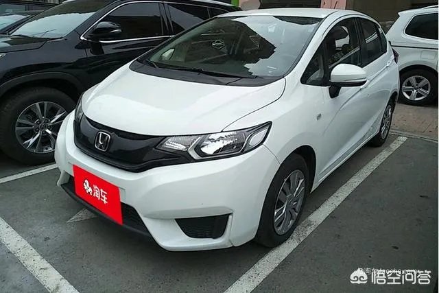 想买一辆二手车,价格6-7万,有什么推荐,要不费油的?