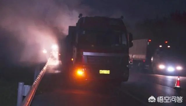 河北司机携妻儿登门感谢河南大叔称是他救了我的命，你怎么看？