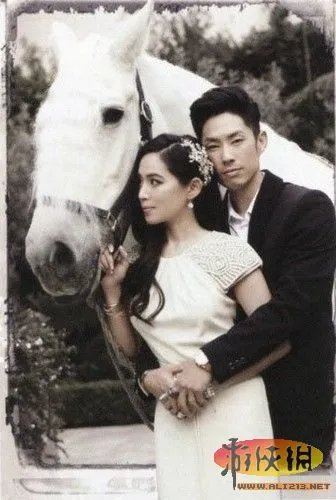 吴建豪结婚照曝光 盘点娱乐明星罕见搞怪婚纱照