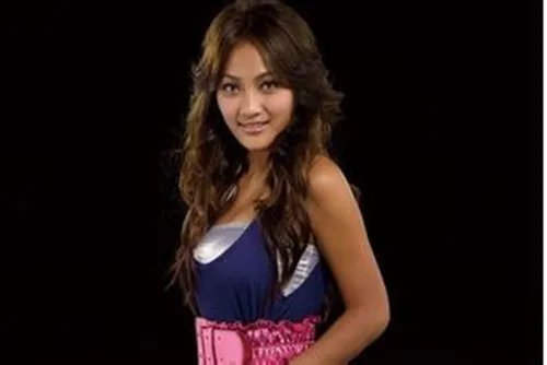 叶玮庭的微博私照曝光  整容前后差别大