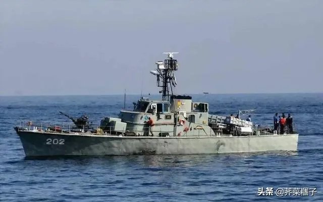 现在的伊拉克海军实力与伊朗海军可以较量嘛?你怎么看?