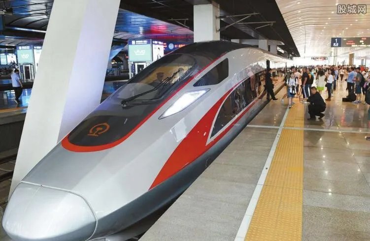 复兴号运营满月 为何中国高铁产业独领全球？