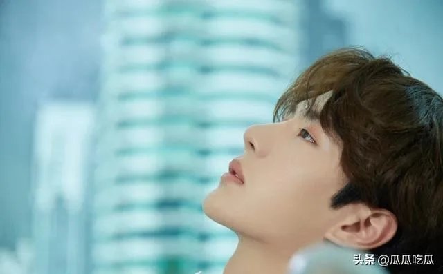 赵丽颖与王一博拍戏被网友晒同框照，你觉得他俩有cp感吗？