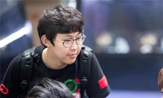 s4总决赛五五开在哪