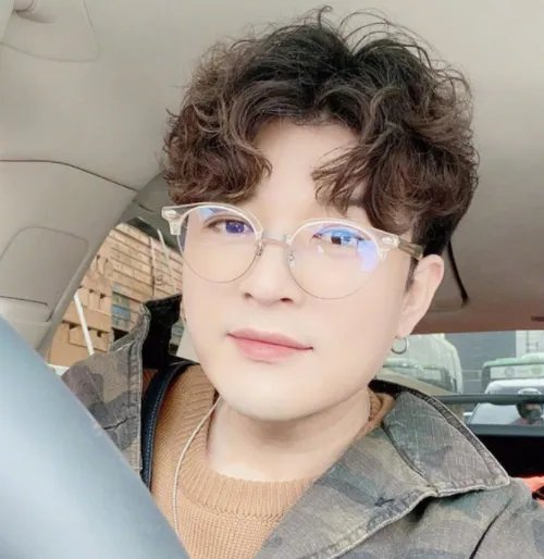 SJ成员“神童”确诊新冠肺炎,目前他的身体状况如何?