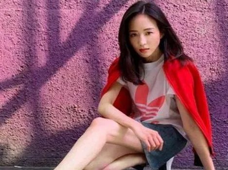 电视剧《童话二分之一》中的主演是谁？