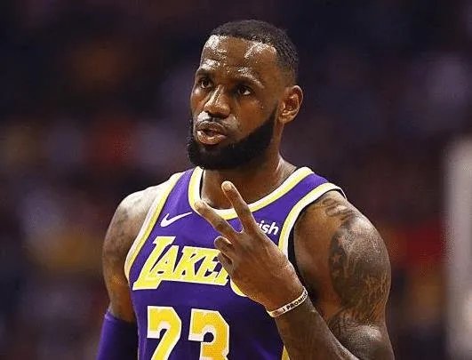 科比30000分用了1180场，那乔丹，张伯伦呢？