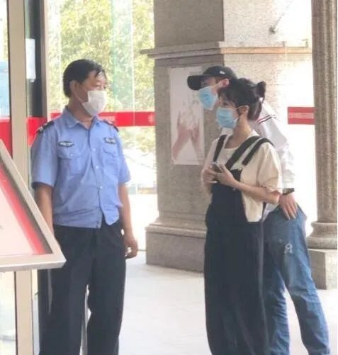 张沫凡疑似领证结婚 张沫凡是谁怎么火的结婚对象是猴哥吗