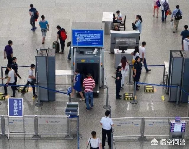 带5斤米酒上火车遭拒，大妈当场豪饮半桶，划算吗？