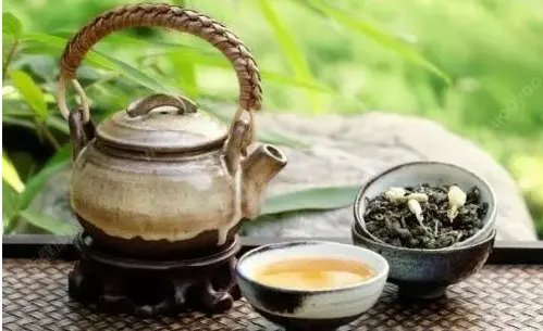 泡茶叶的水温多少度最佳？