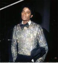 南征北战的《迈克尔杰克逊》MV中开头的音乐是什么歌