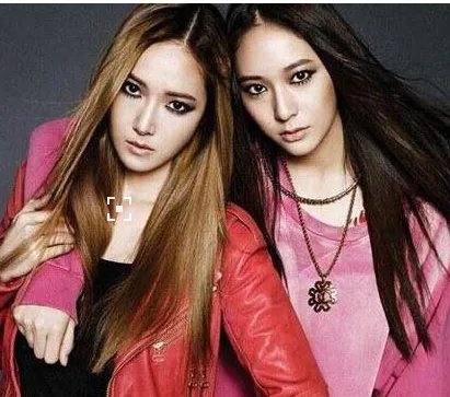 郑秀晶晕倒郑秀妍哭是怎么回事？