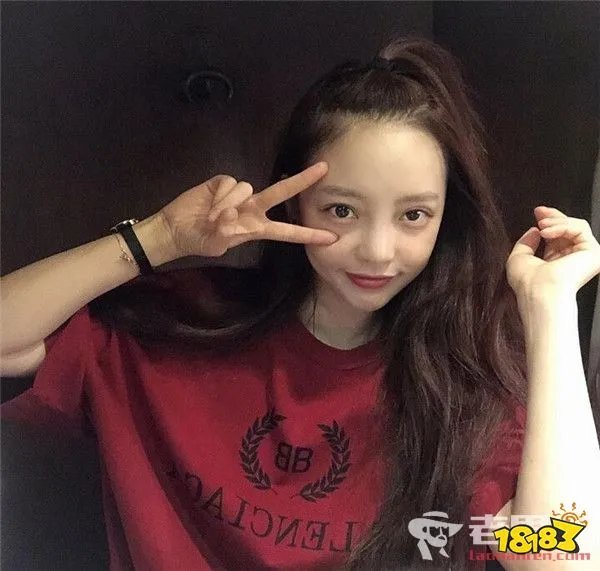 具荷拉回应舞台事故：尽了最大努力问心无愧