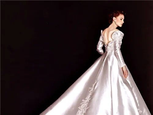 北京婚纱礼服定制哪家好  北京婚纱定制品牌推荐