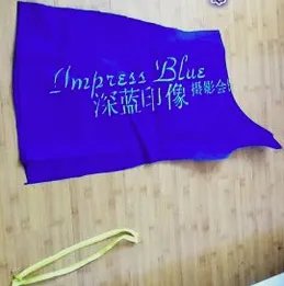 怎样用环保袋做衣服裙子图