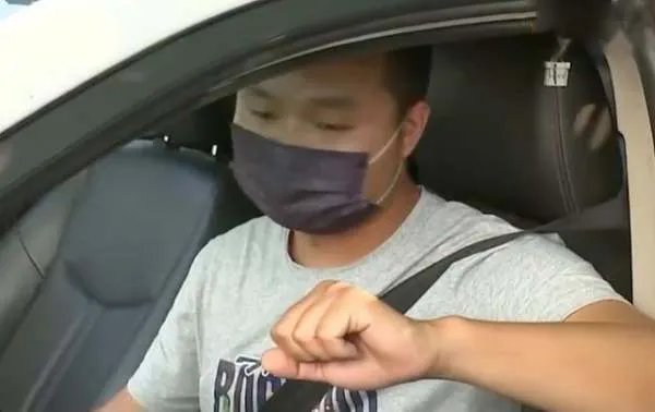 网约车司机开车被宝马别停，一男子冲过来劈头就打，后来怎样了？