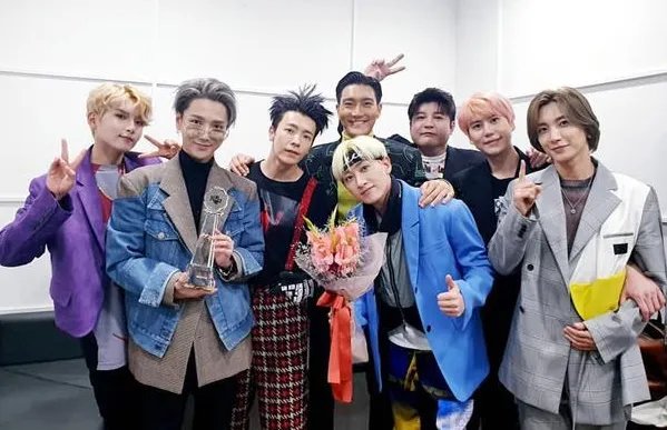 SJ成员“神童”确诊新冠肺炎,目前他的身体状况如何?