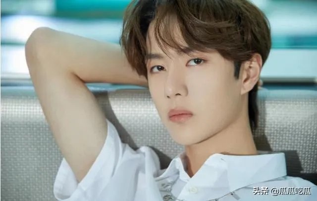 赵丽颖与王一博拍戏被网友晒同框照，你觉得他俩有cp感吗？