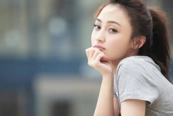 姚笛所保留的与文章合影称“嫁人就应该嫁这样的”，她想表达些什么？