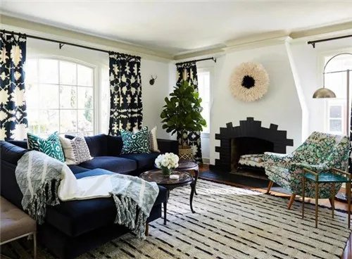 燃木真火壁炉设计图 130㎡真火壁炉客厅效果图欣赏