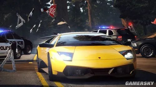 《极品飞车14：热力追踪》多人联机模式及特殊技能详解