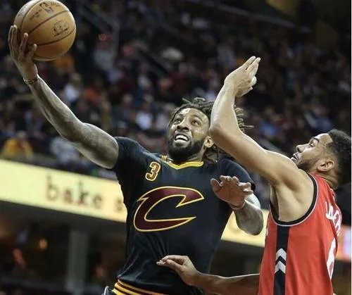 德里克威廉姆斯因为什么被骑士放弃?