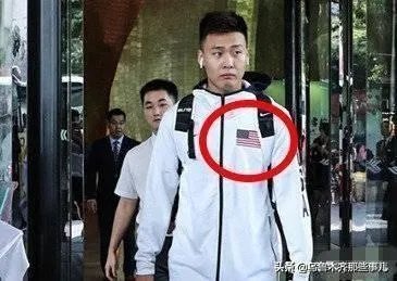 央视公开批评了中国男篮2人(周琦和李楠),并直言:和顶级球队差太多,你怎么看?