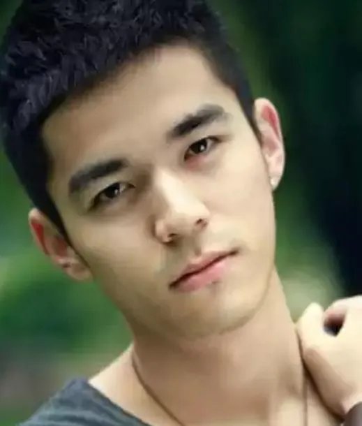 普通男生剪什么发型好？